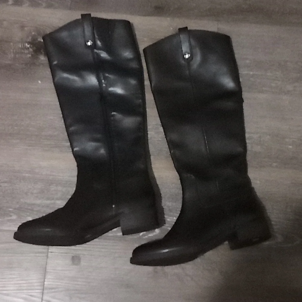 NWT: INC; INTERNATIONAL CONCEPTS FAWNE KNEE HIGH 100% REAL LEATHER BOOTS!
